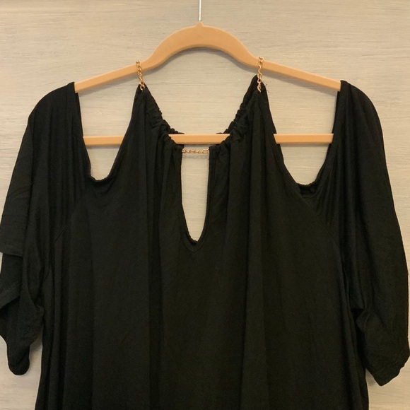 Bloom chic Black Top Blouse with Gold Chain Neckline Short Sleeve Good Condition - Picture 2 of 9